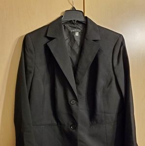 Womans 18w Kasper black jacket.